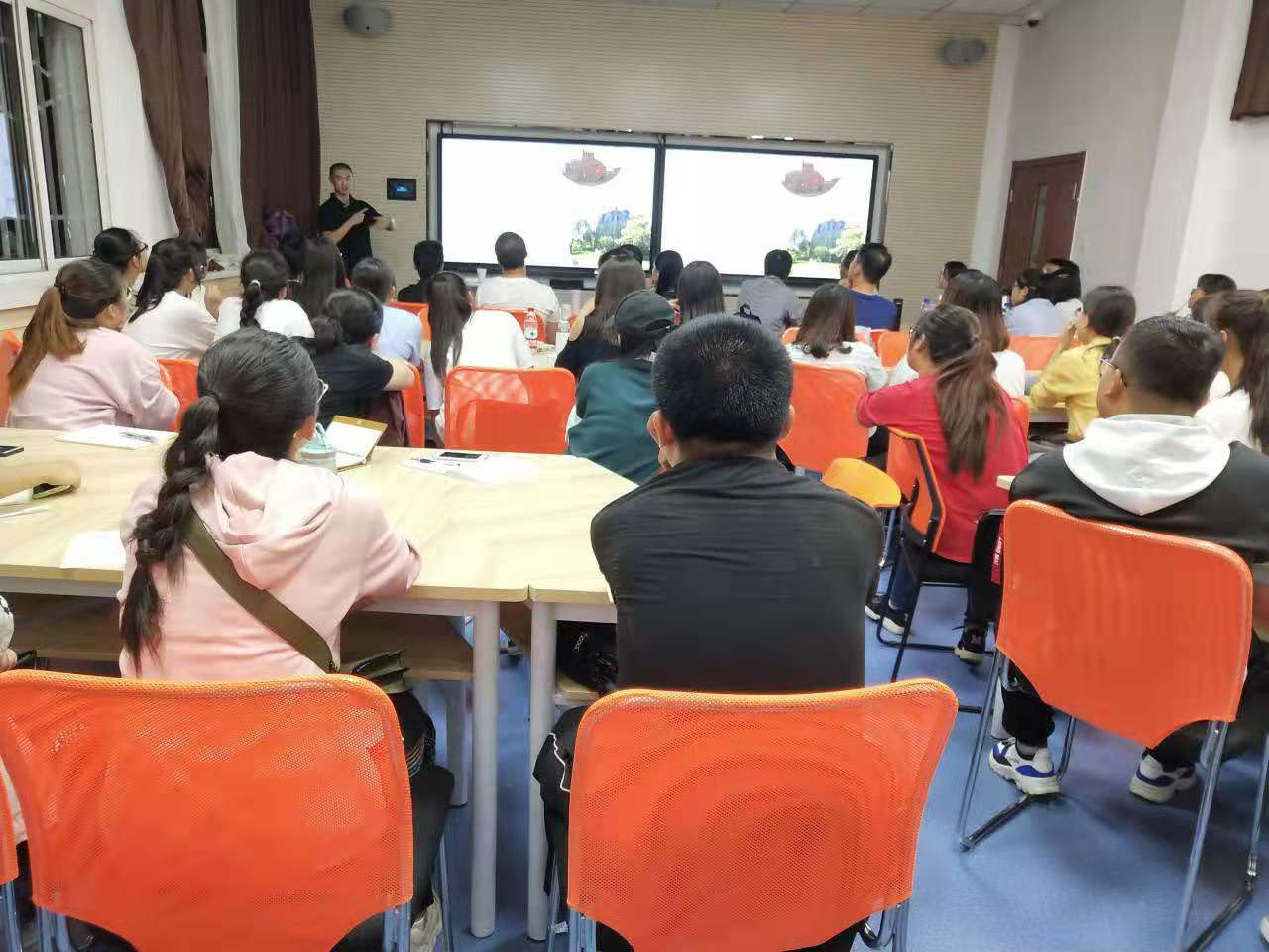 讲座现场