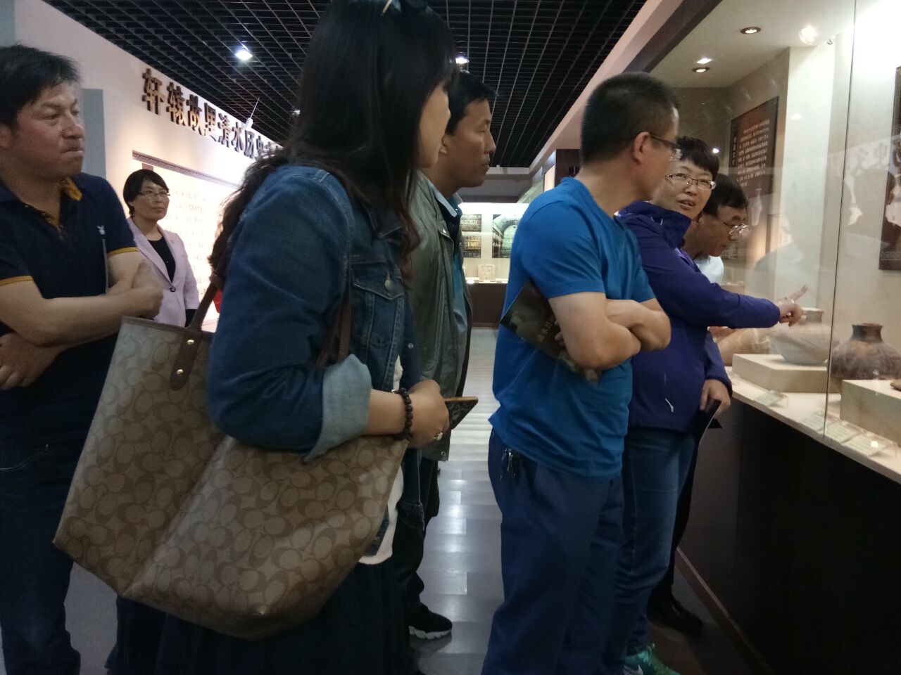 教职工参观清水县博物馆