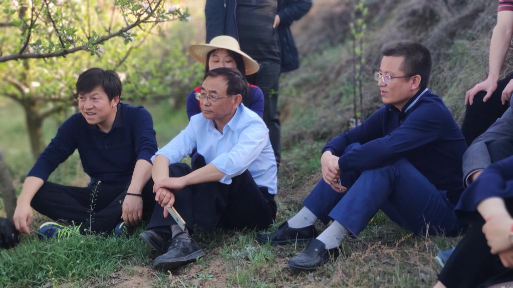 陈于柱讲党课